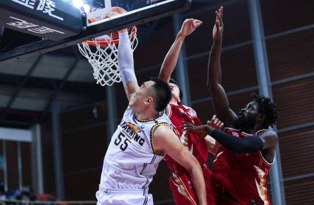 九游体育官网-里程碑夜山东男篮篮板制胜，足总杯清晨刷纪录，媒体盛赞，训练强度明显提升的简单介绍