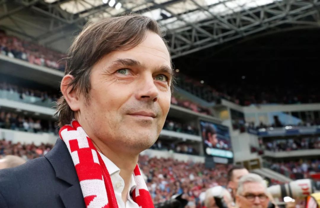 九游体育官方平台-埃因霍温训练开放日，今晨单刀错失引欢呼，荷甲在即，细节决定成败(荷甲埃因霍温海伦芬比赛)