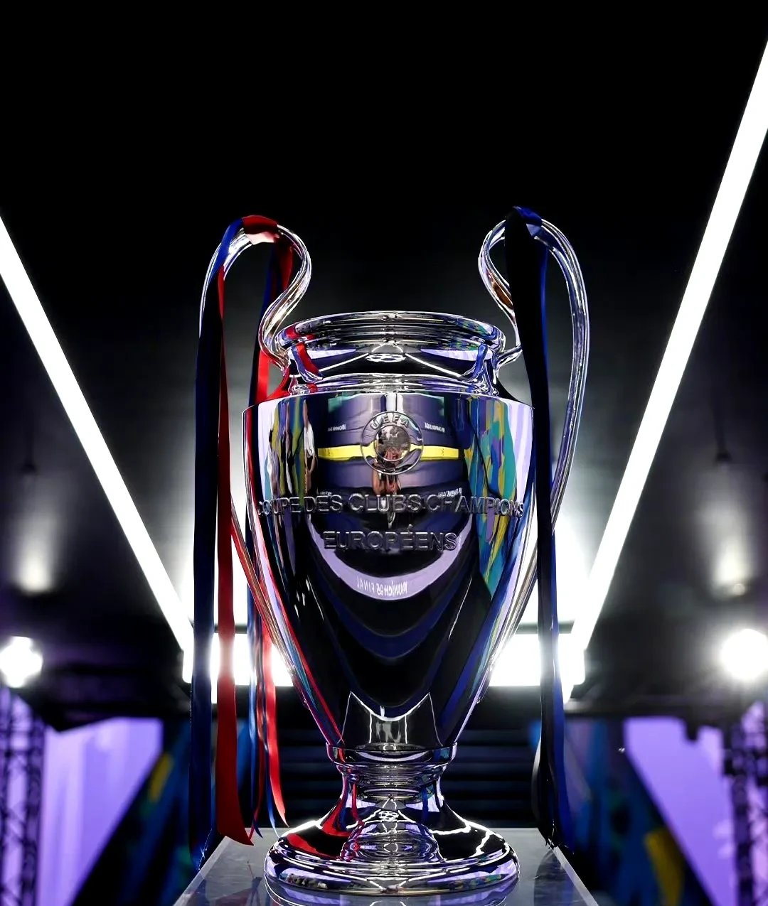 九游体育官网-包含赛后欧联传出新动向；国际米兰防线松动；管理层表态——质疑声仍在；球队文化再被提及的词条