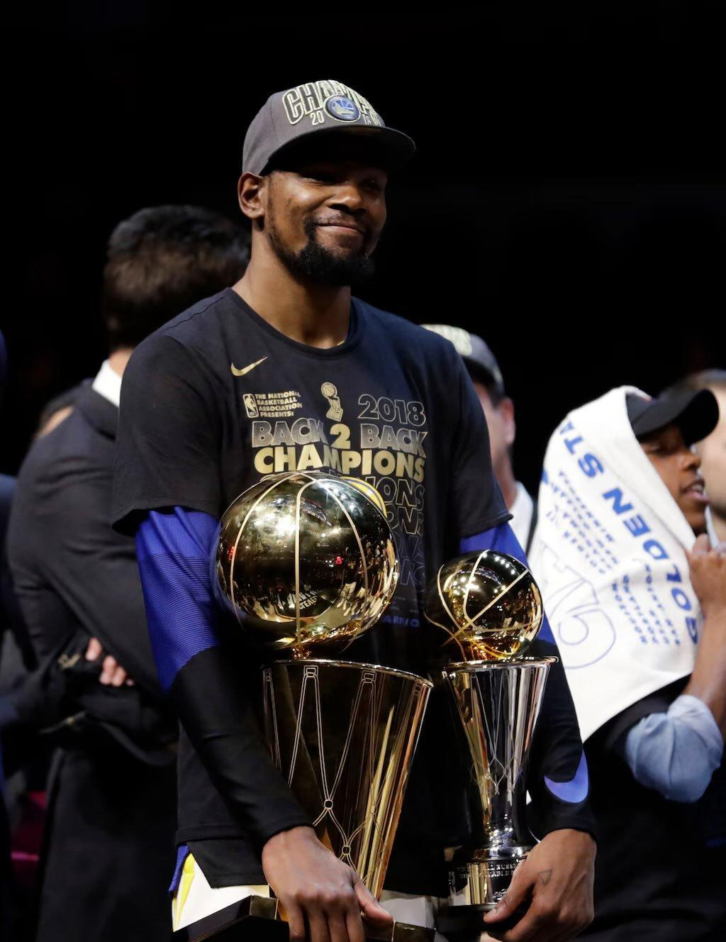 九游体育-离谱！引发热议转会期上海久事备战英超，杜兰特在DWG比赛中险胜的简单介绍